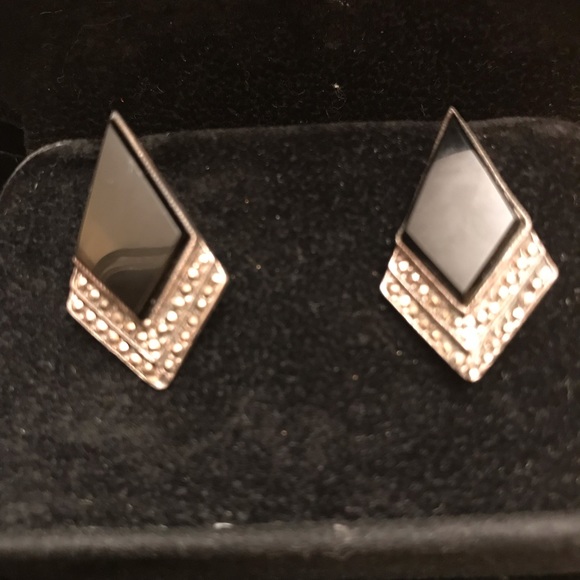 Elegant Black and Silver Earrings - Picture 4 of 10